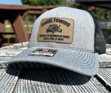 Load image into Gallery viewer, Camel towing hat
