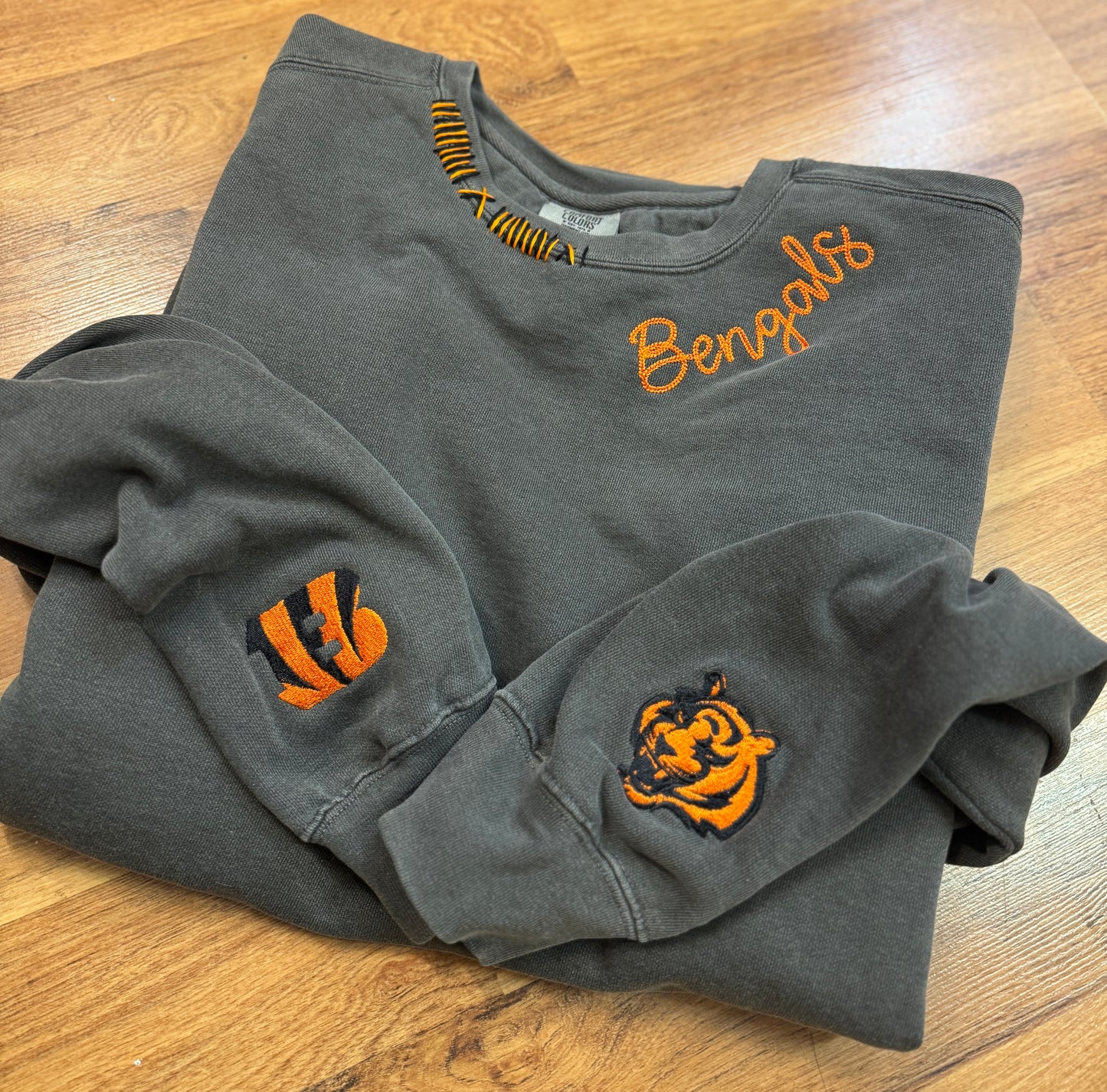 Cincinnatti Bengals Distressed comfort color crew